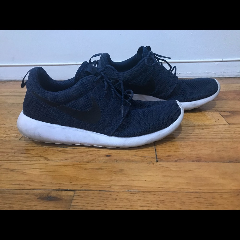 Navy Nike roshe sneakers men